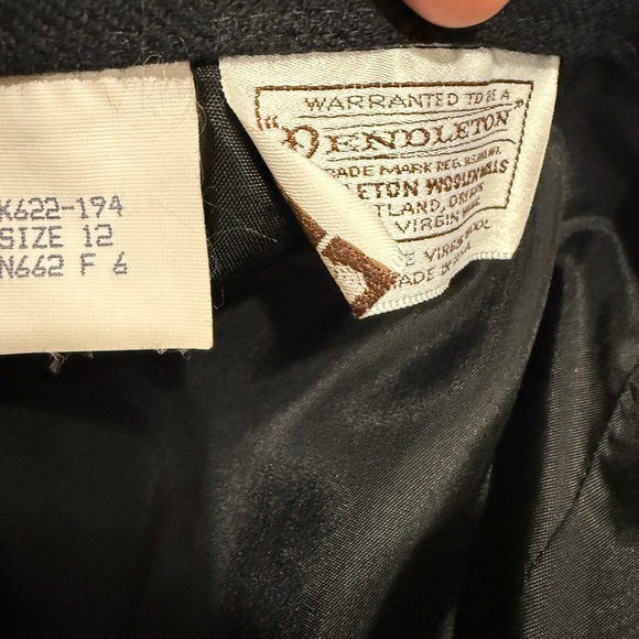 Pendleton Black Suit Pleated Front skirt Crown Crest on Blazer Front Slit - Picture 11 of 12